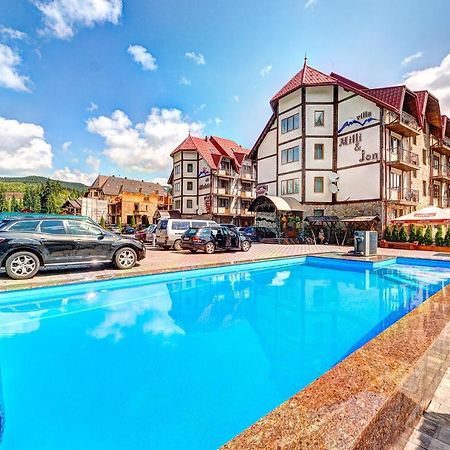 Milli & Jon Hotel Bukovel Exterior foto