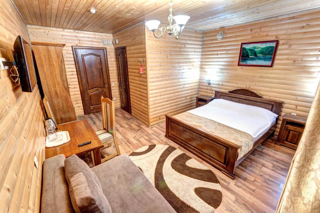 Milli & Jon Hotel Bukovel Exterior foto